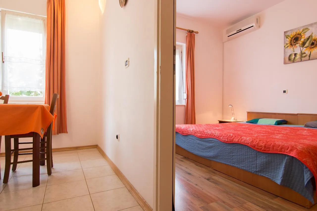Apartments Nada 354 파자나
