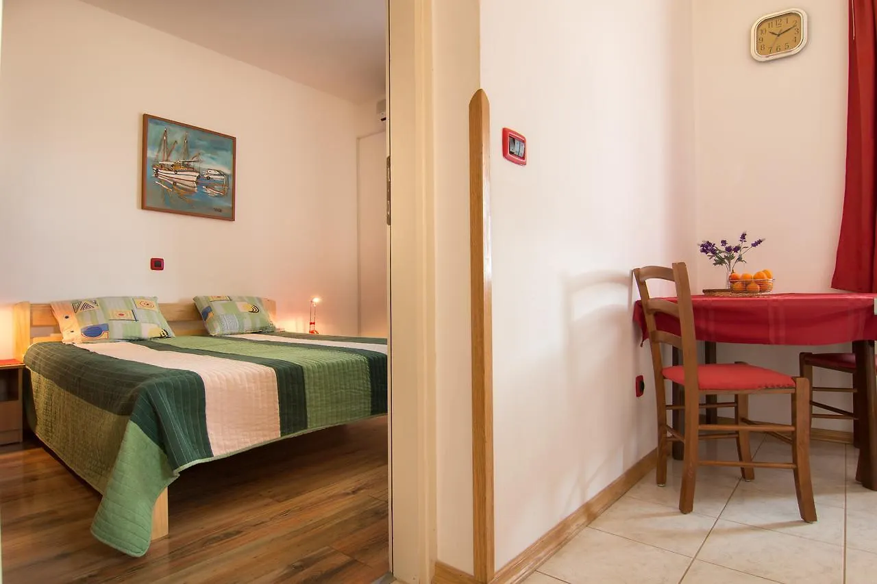 Apartments Nada 354 파자나