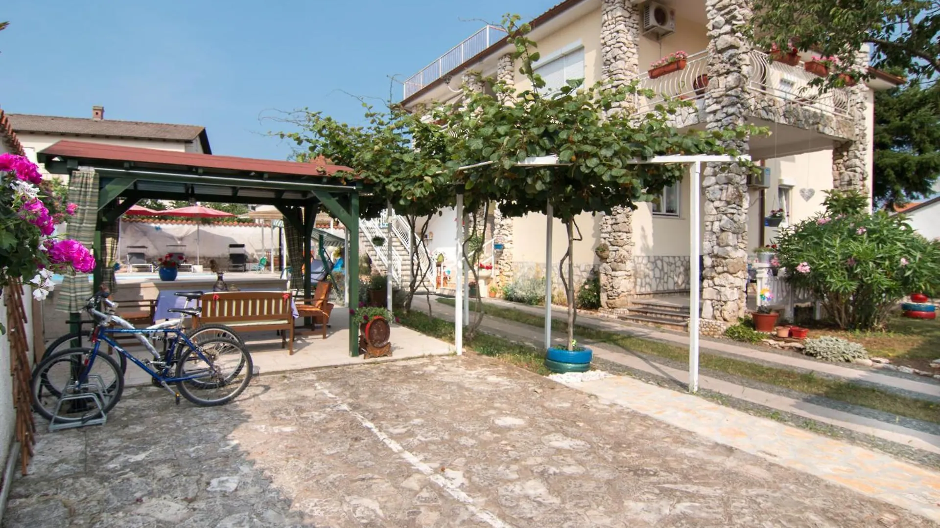 Apartments Nada 354 파자나