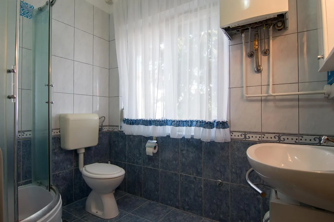 Apartments Nada 354 파자나